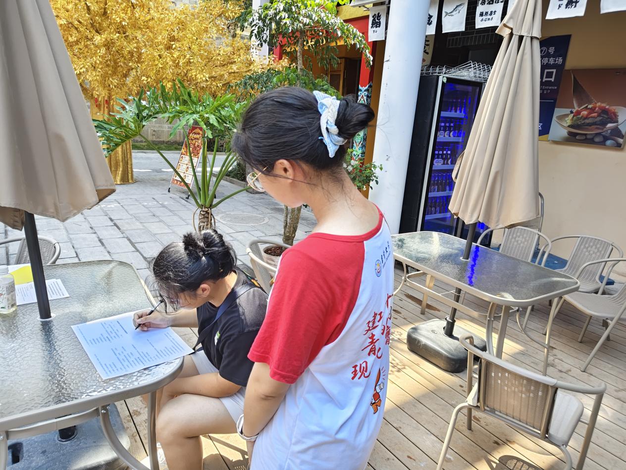 情暖庸城问卷调研，语通八方宣讲助学